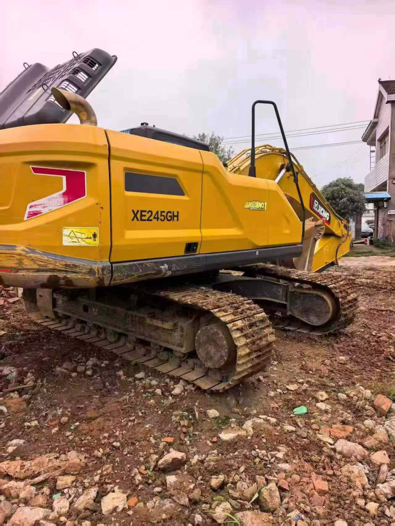 Buy XCMG XE205DA Used Excavator / 2