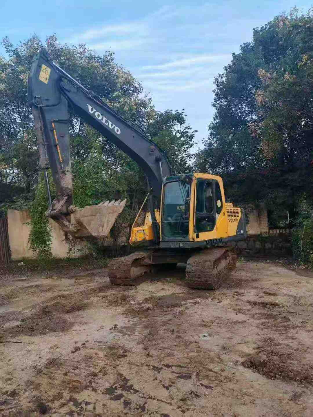 Buy Volvo EC140 Used Excavator / 2