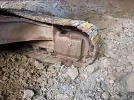 Buy Komatsu PC220 Used Excavator / 9 Buy Komatsu PC220 Used Excavator / 9
