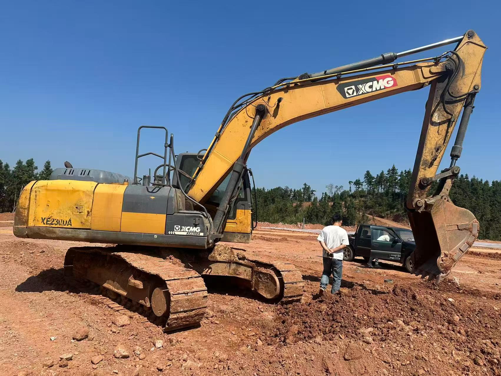 Buy XCMG XE200 Used Excavator / 3