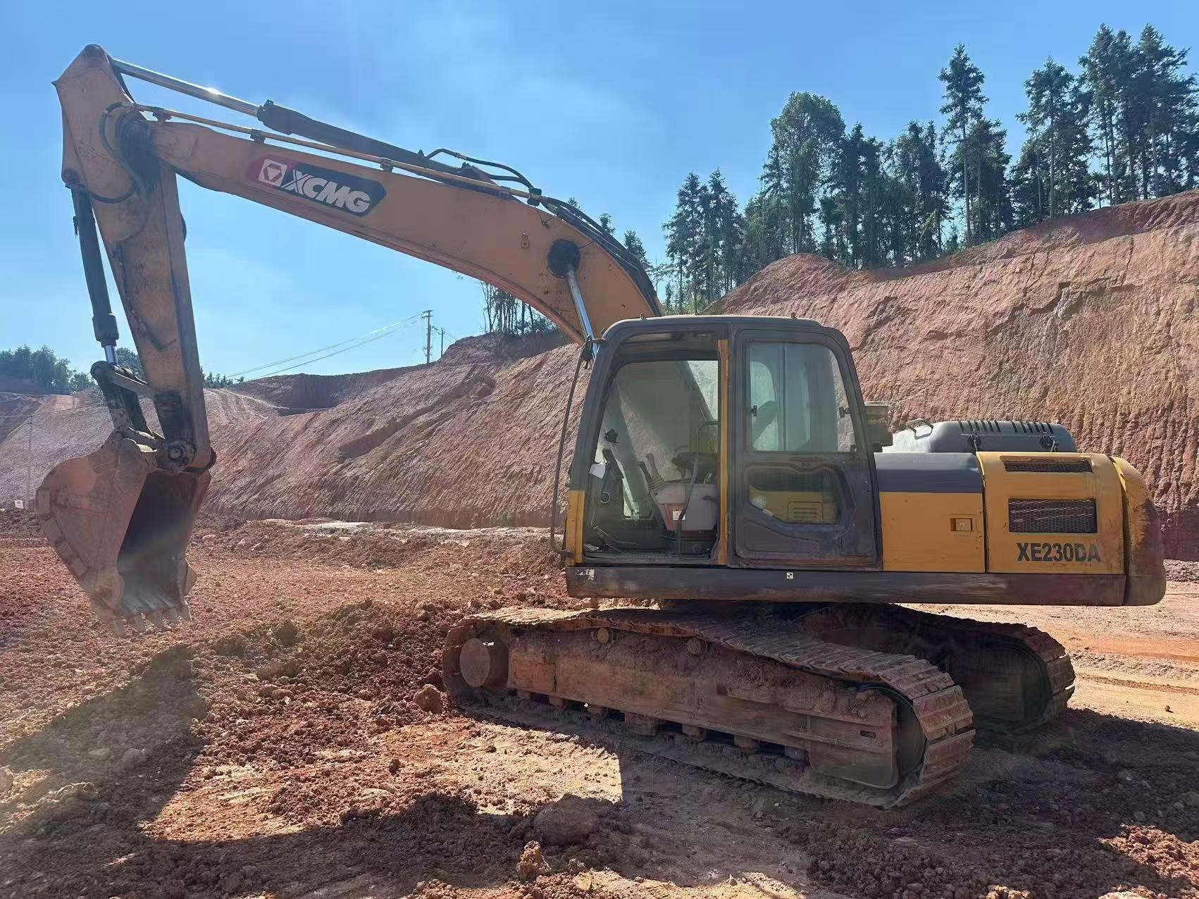 Buy XCMG XE200 Used Excavator / 5