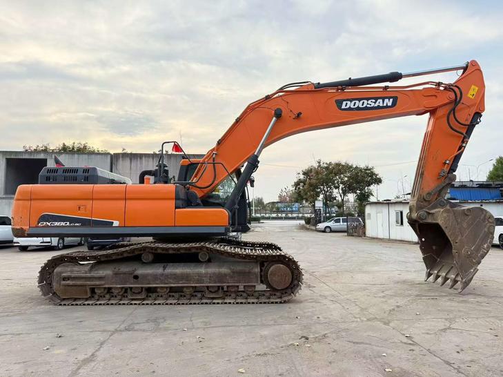 Buy Doosan DX380 Used Excavator / 1