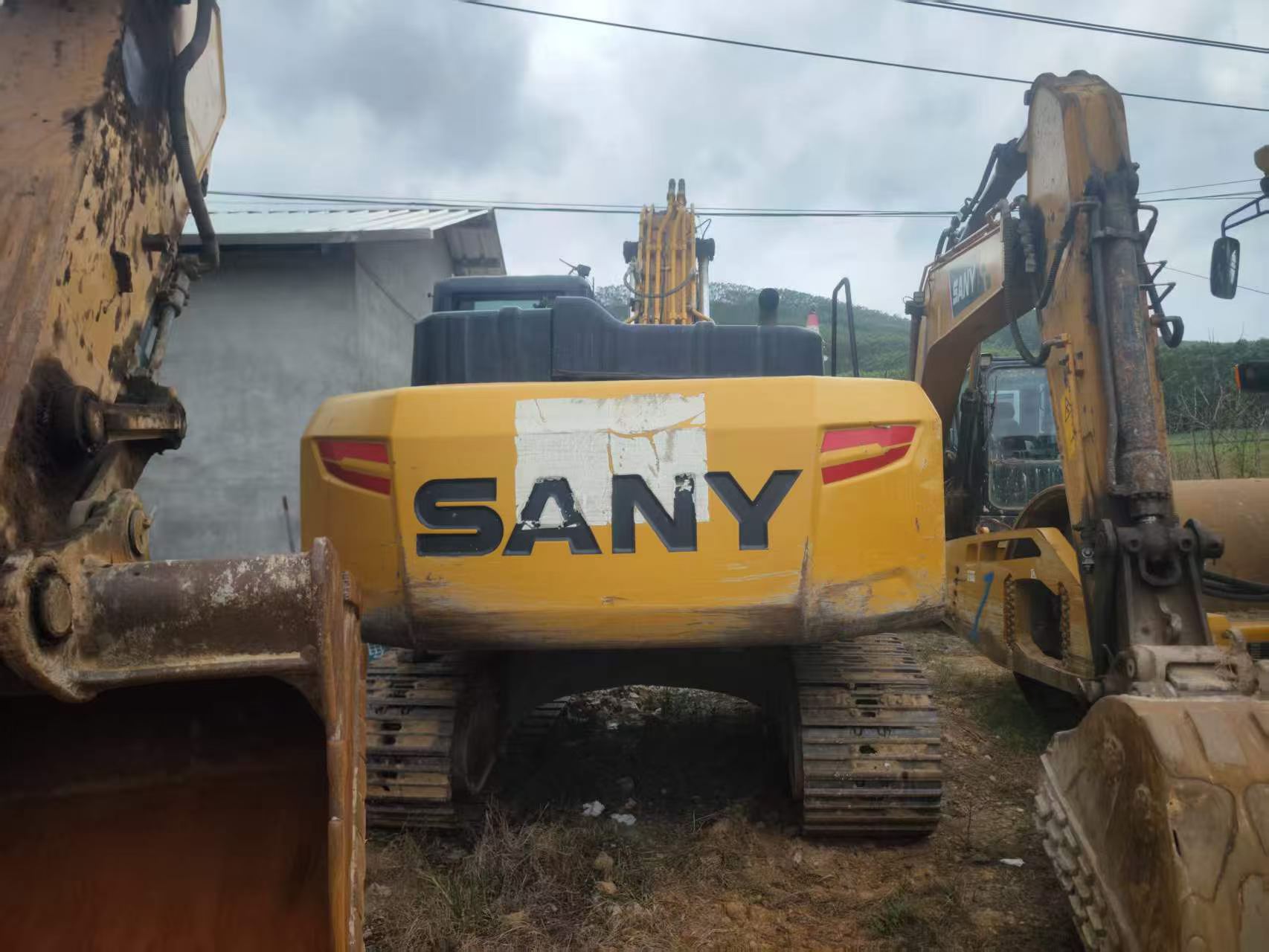 Buy Sany SY200C Used Excavator / 2