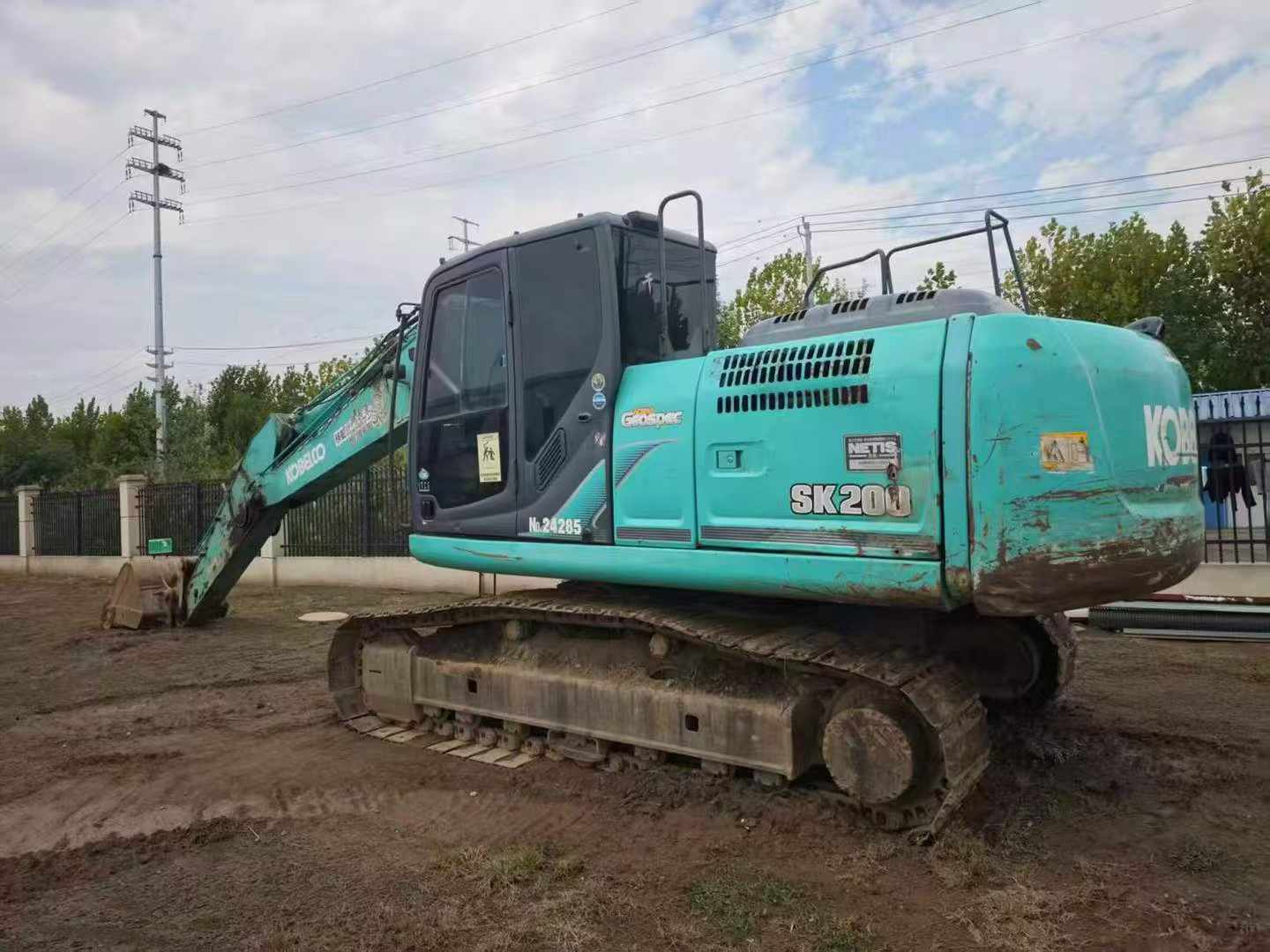 Buy Kobelco SK200 Used Excavator / 1