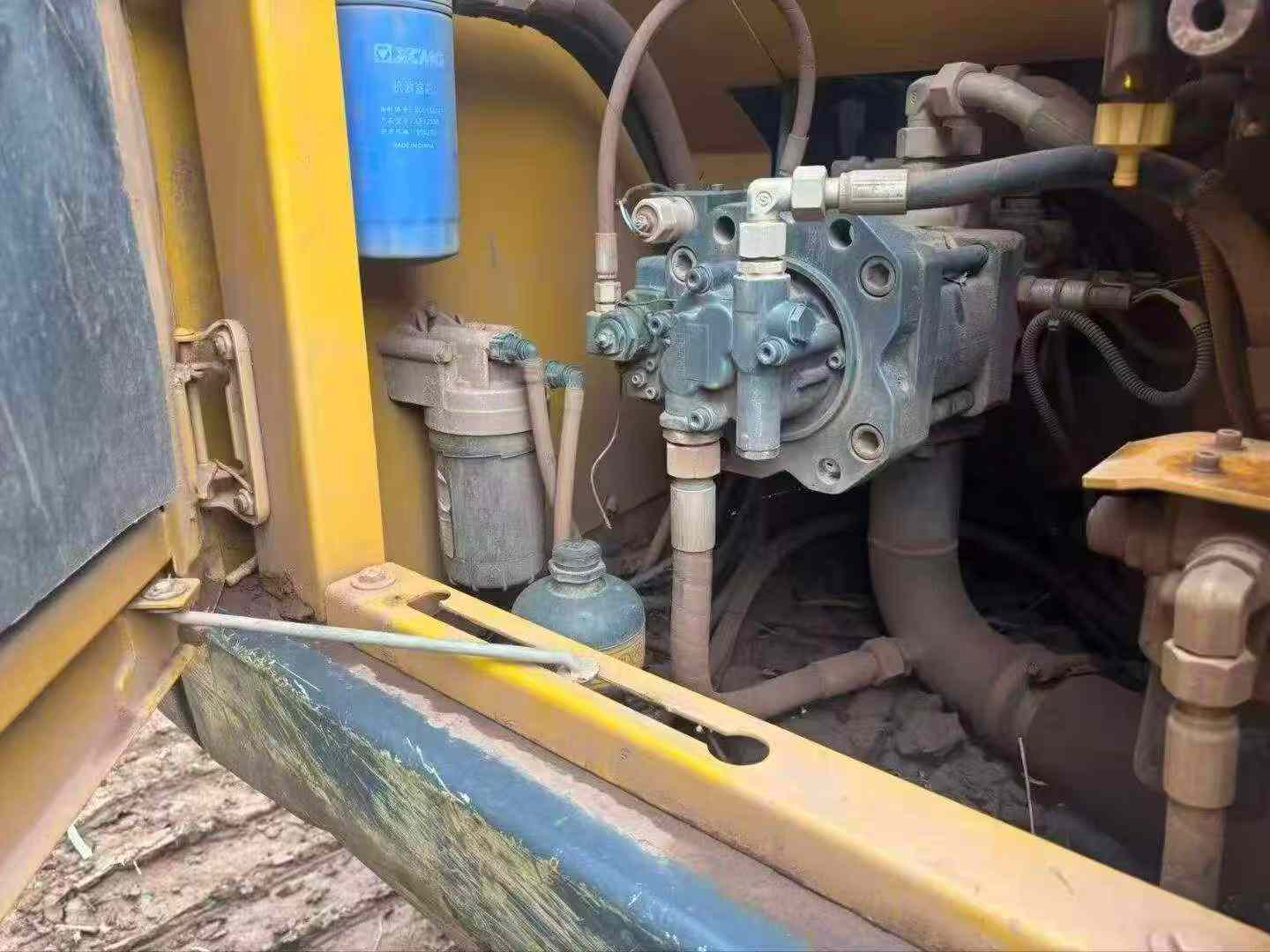 Buy XCMG XE135B Used Excavator / 4