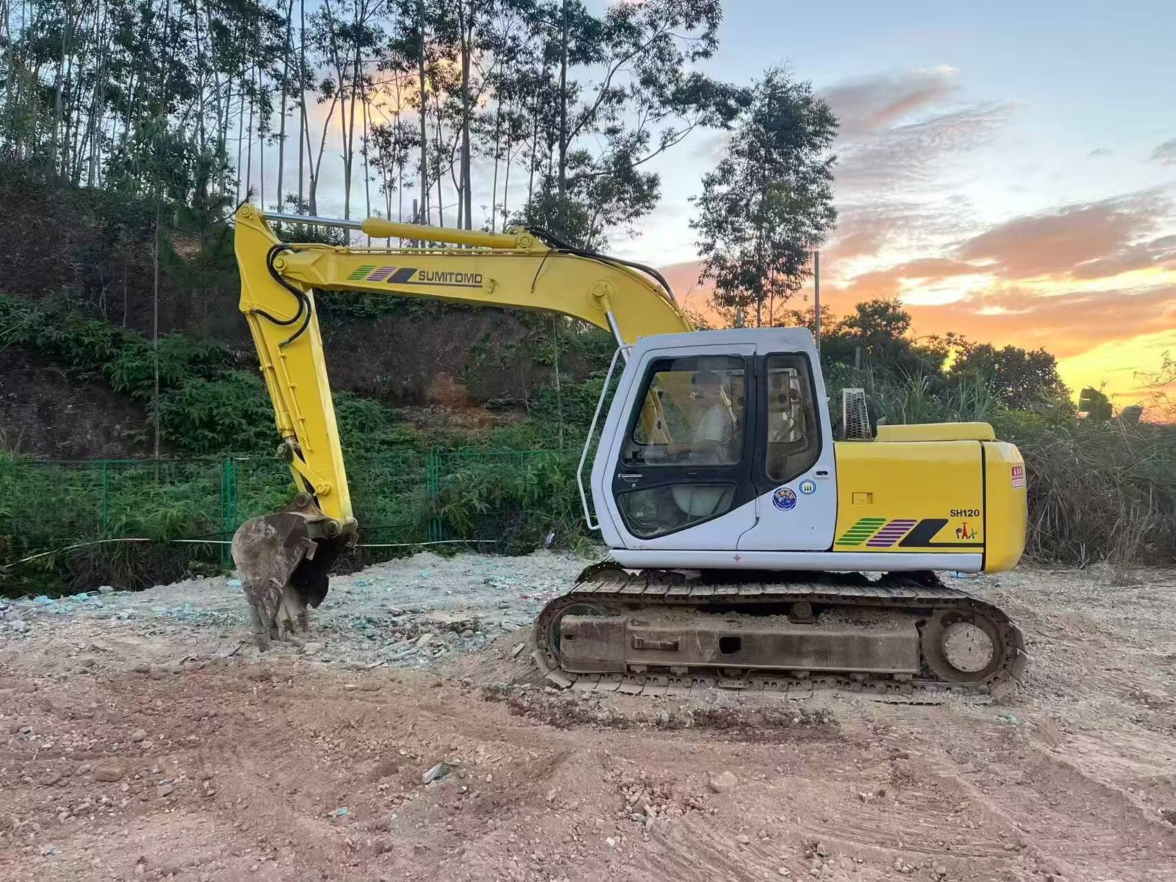 Buy Sumitomo SH120 Used Excavator / 2