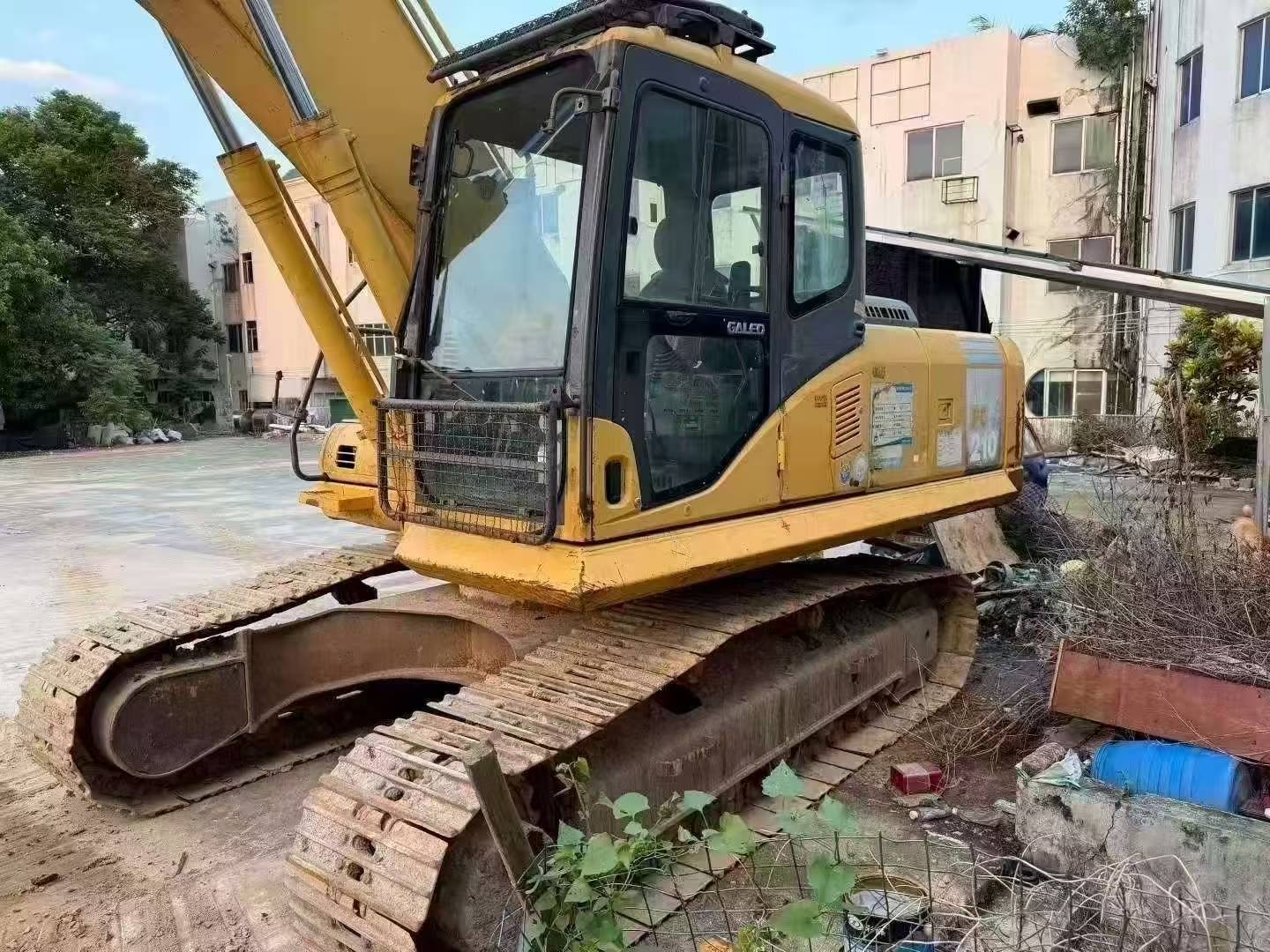 Comprar Komatsu PC210 Usado Escavadeira