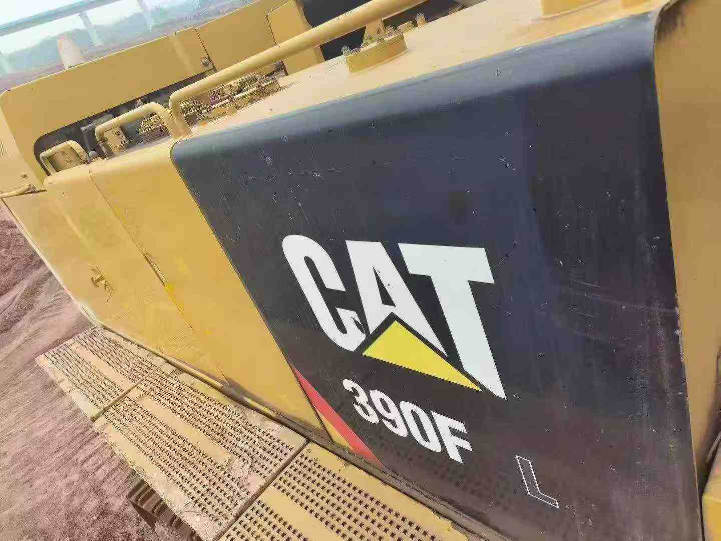Acheter Caterpillar 390DL D'occasion Pelle