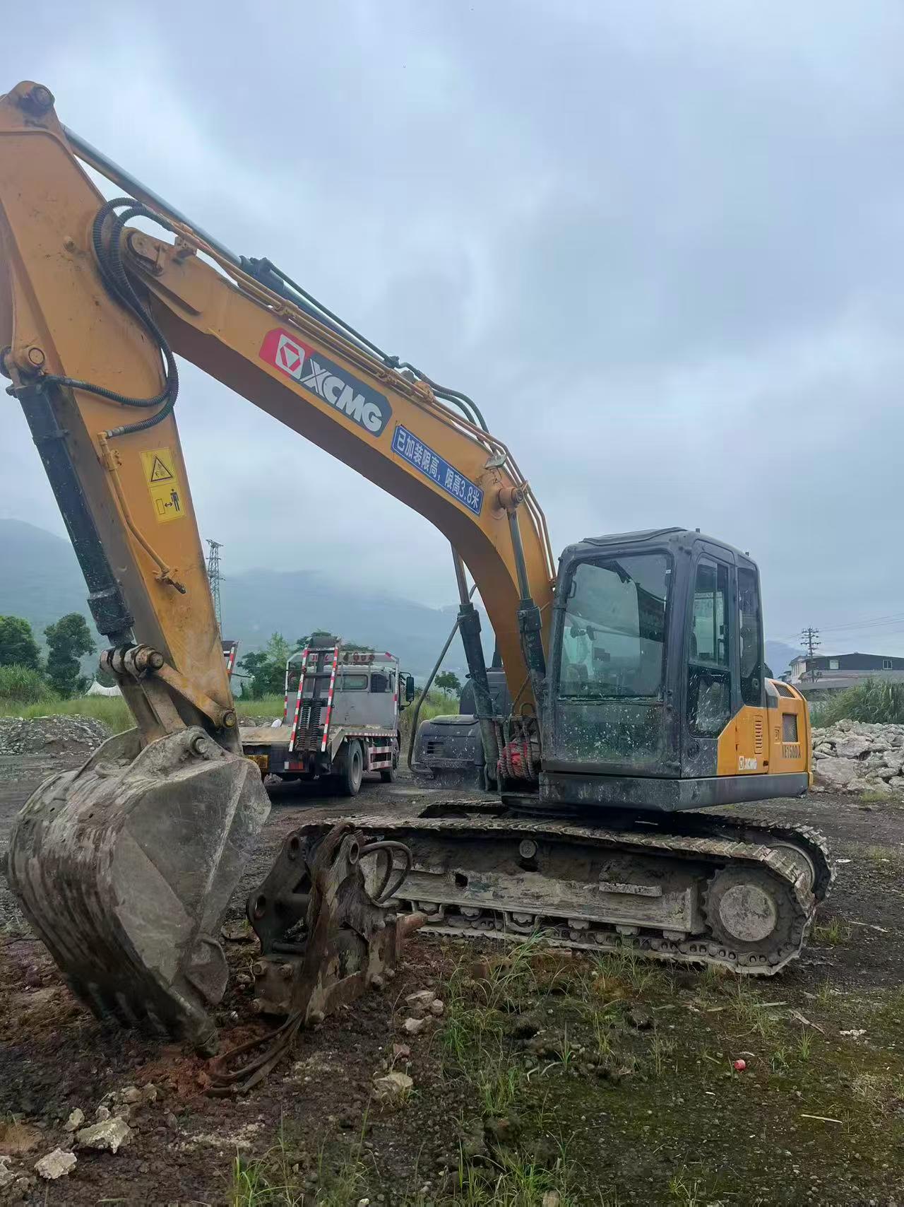 Buy XCMG XE135B Used Excavator / 9