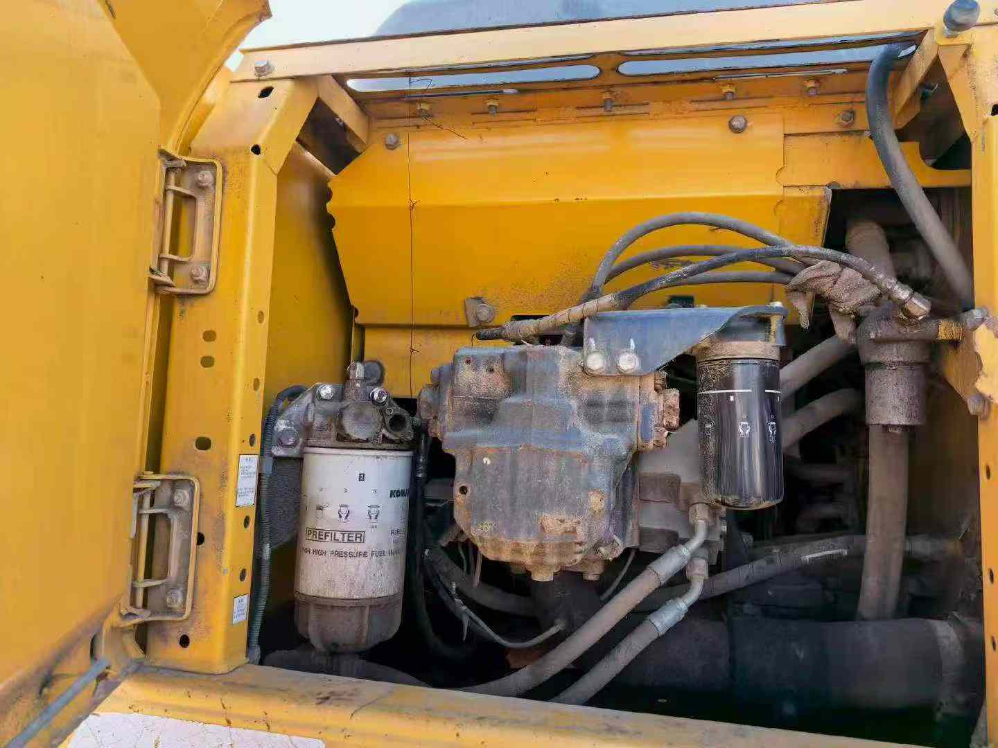 Buy Komatsu PC210 Used Excavator / 8
