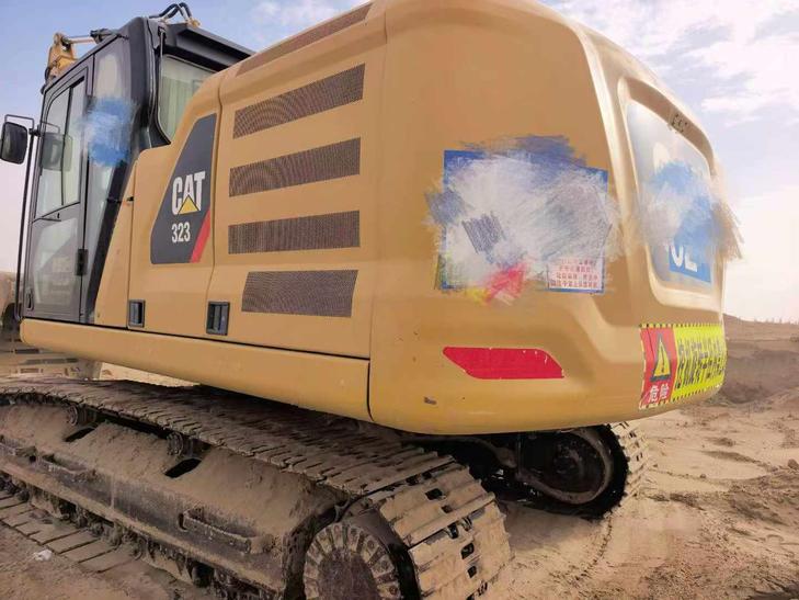 Buy Caterpillar 323 Used Excavator / 1