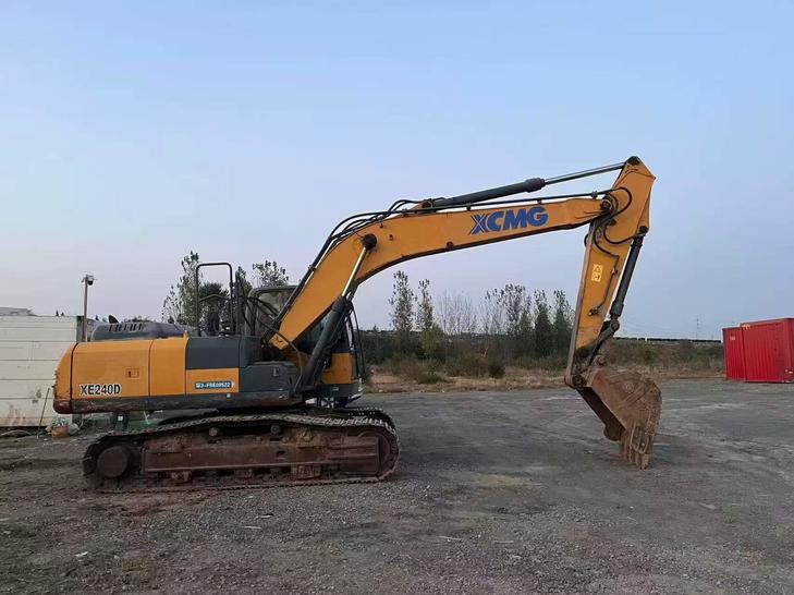 Buy XCMG XE200 Used Excavator / 1