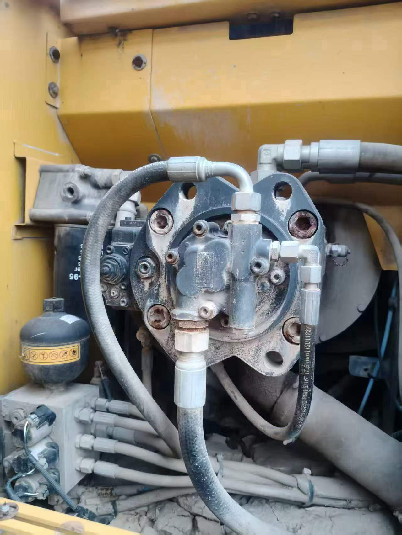 Buy XCMG XE235C Used Excavator / 2