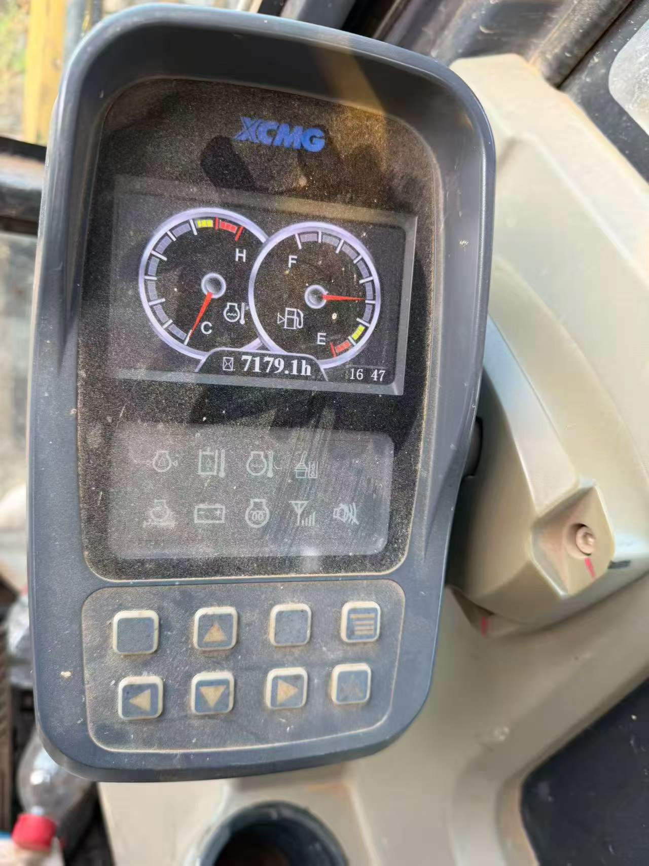 Buy XCMG XE60 Used Excavator / 8