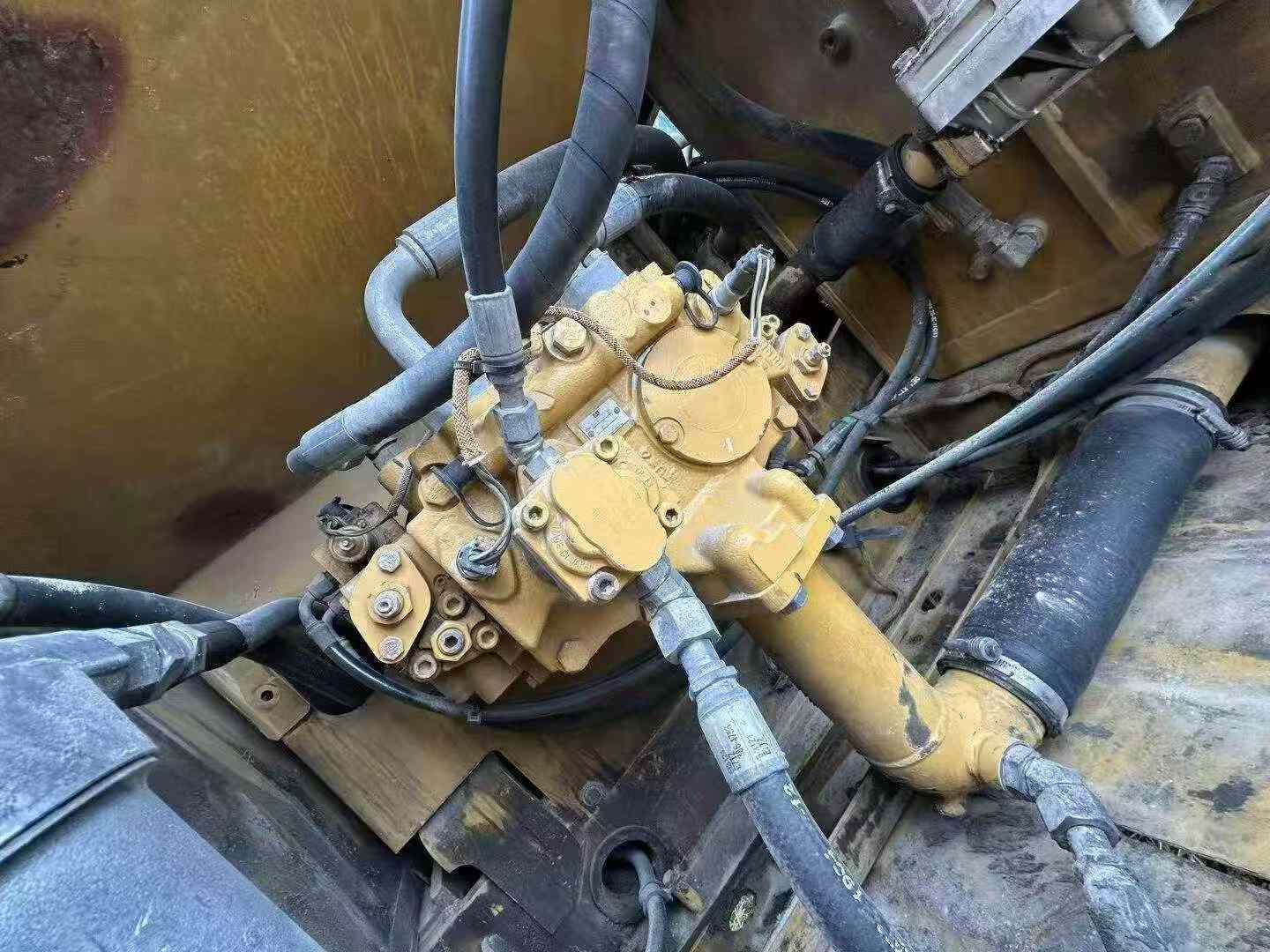 Buy Caterpillar 320A Used Excavator / 4
