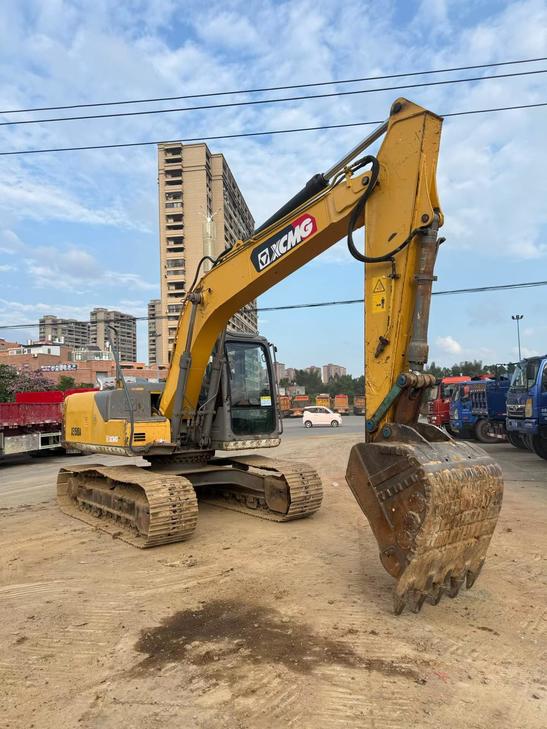 Buy XCMG XE150 Used Excavator / 1