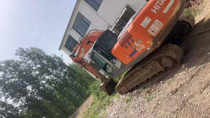 Buy Hitachi Used Excavator / 1