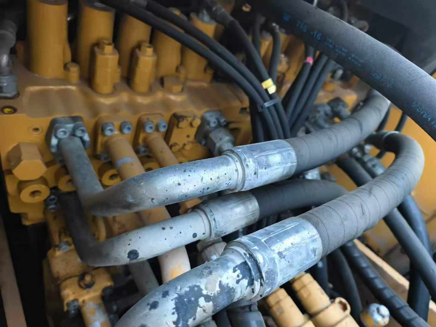 Buy Caterpillar 320D Used Excavator / 4
