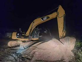 Buy Caterpillar 323D2L Used Excavator / 3 Buy Caterpillar 323D2L Used Excavator / 3