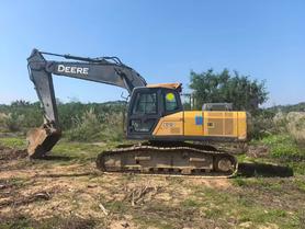 Buy JohnDeere E210 Used Excavator / 2 Buy JohnDeere E210 Used Excavator / 2