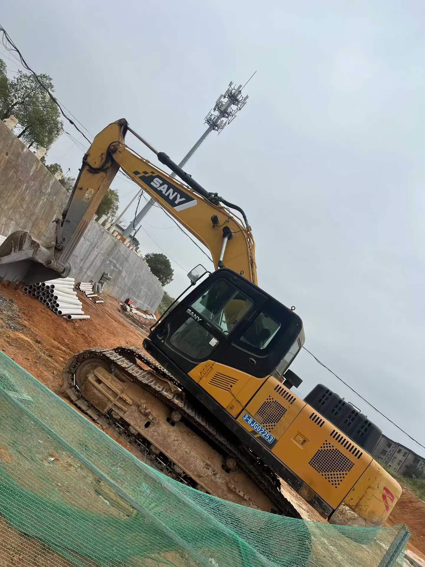 Buy Sany SY200C Used Excavator / 6