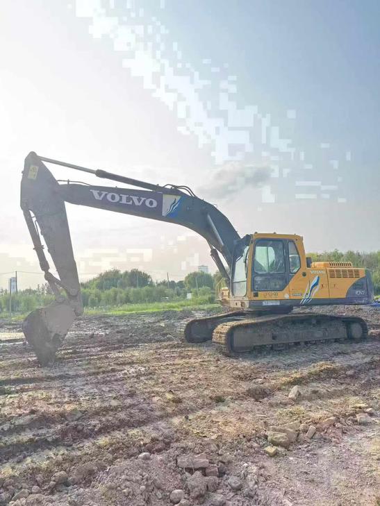 Buy Volvo EC240 Used Excavator / 1
