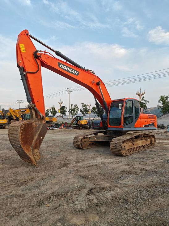Buy Doosan DX260LC Used Excavator / 1