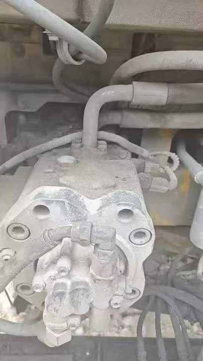 Buy Volvo L250G Used Excavator / 1
