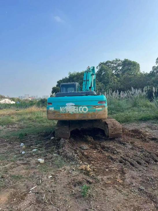 Buy Kobelco SK210 Used Excavator / 1