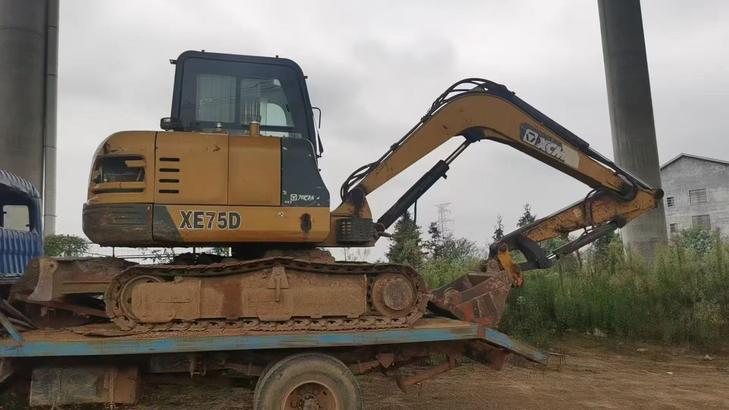 Buy XCMG XE60 Used Excavator / 1
