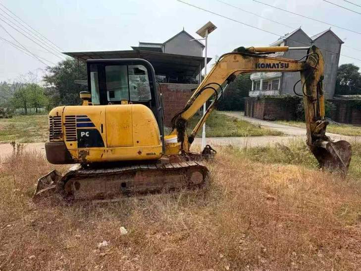 Buy Komatsu PC56-7 Used Excavator / 1