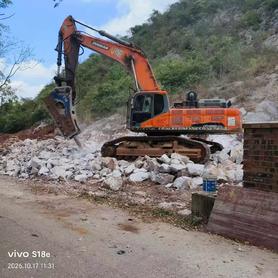 Buy Doosan DX520LC Used Excavator / 9 Buy Doosan DX520LC Used Excavator / 9