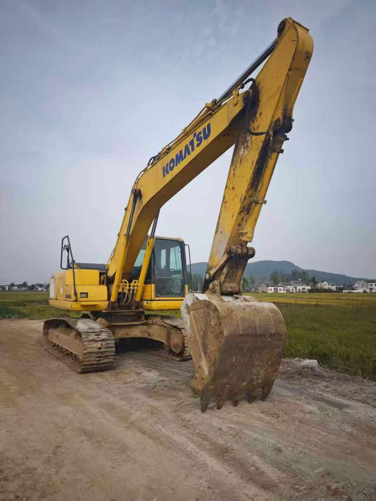 Buy Komatsu PC200 Used Excavator / 3