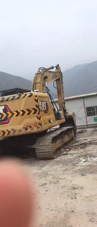 Buy Caterpillar 323 Used Excavator / 1