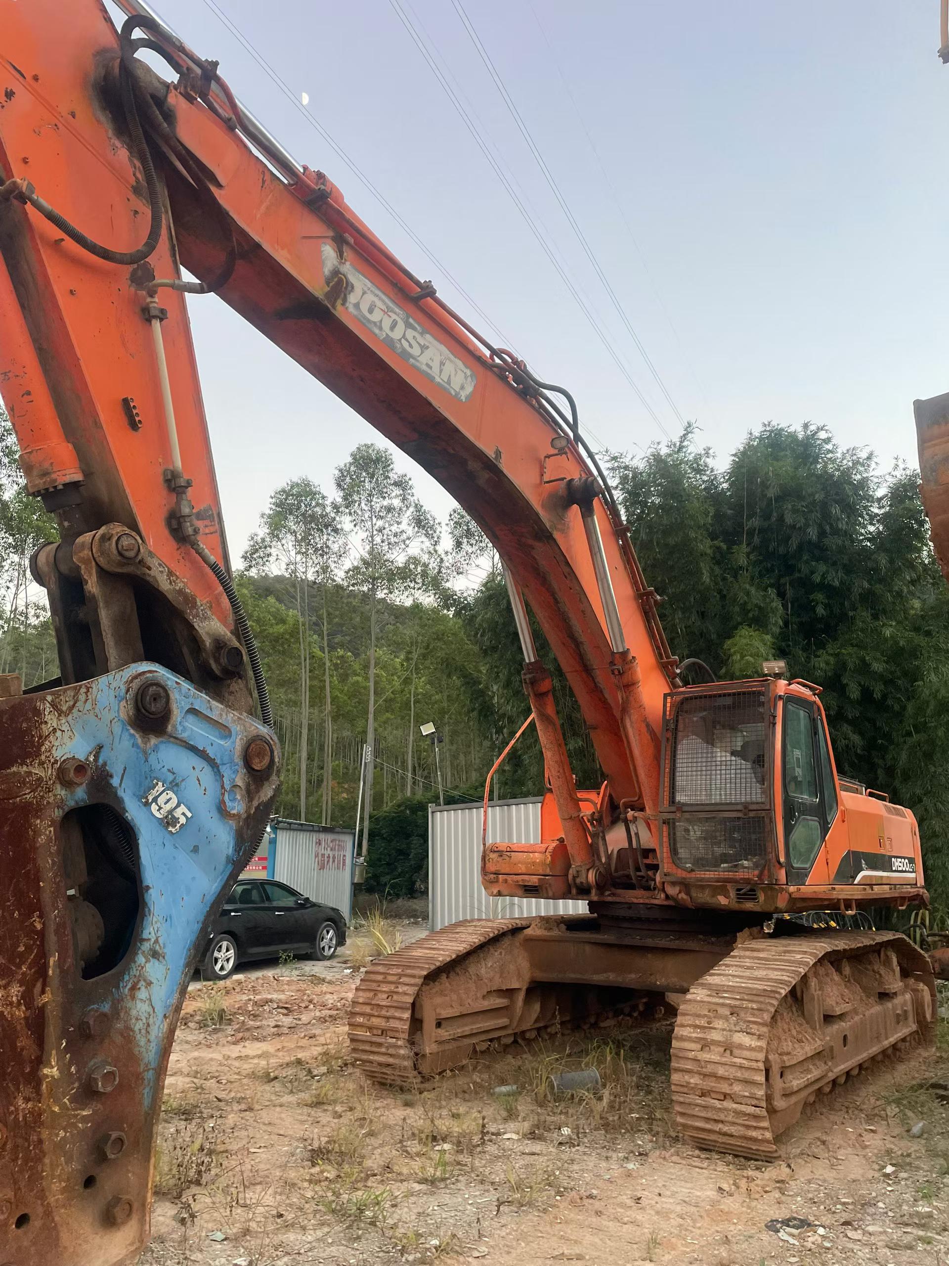 شراء Doosan DH500 مستعمل حفارة