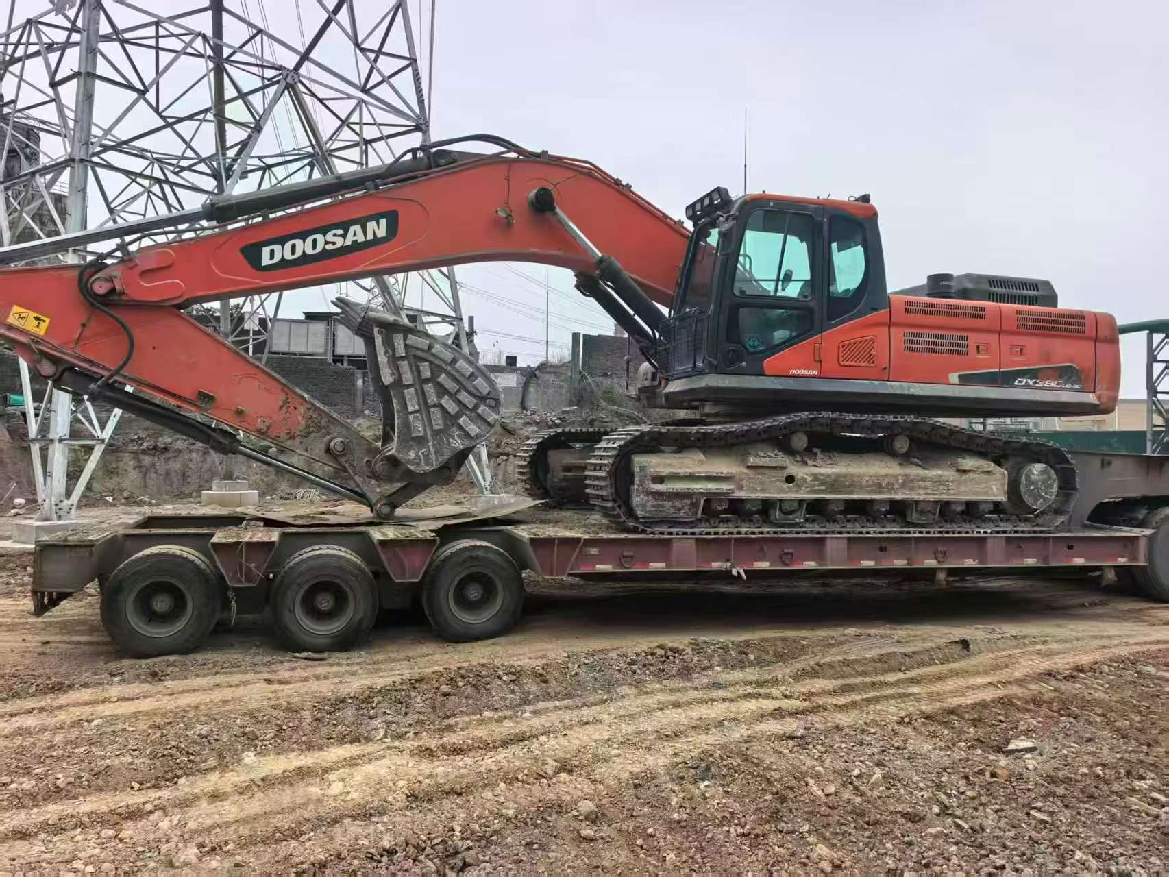 Buy Doosan DX380LC-5 Used Excavator / 2