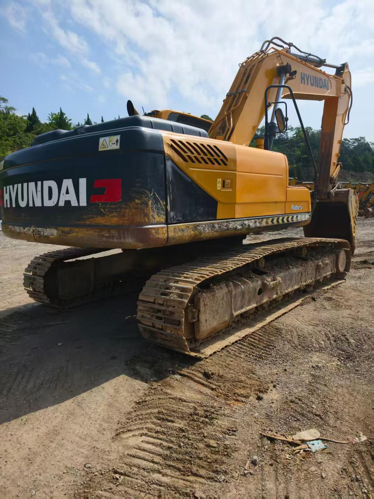 Buy Hyundai R275LVS Used Excavator / 4