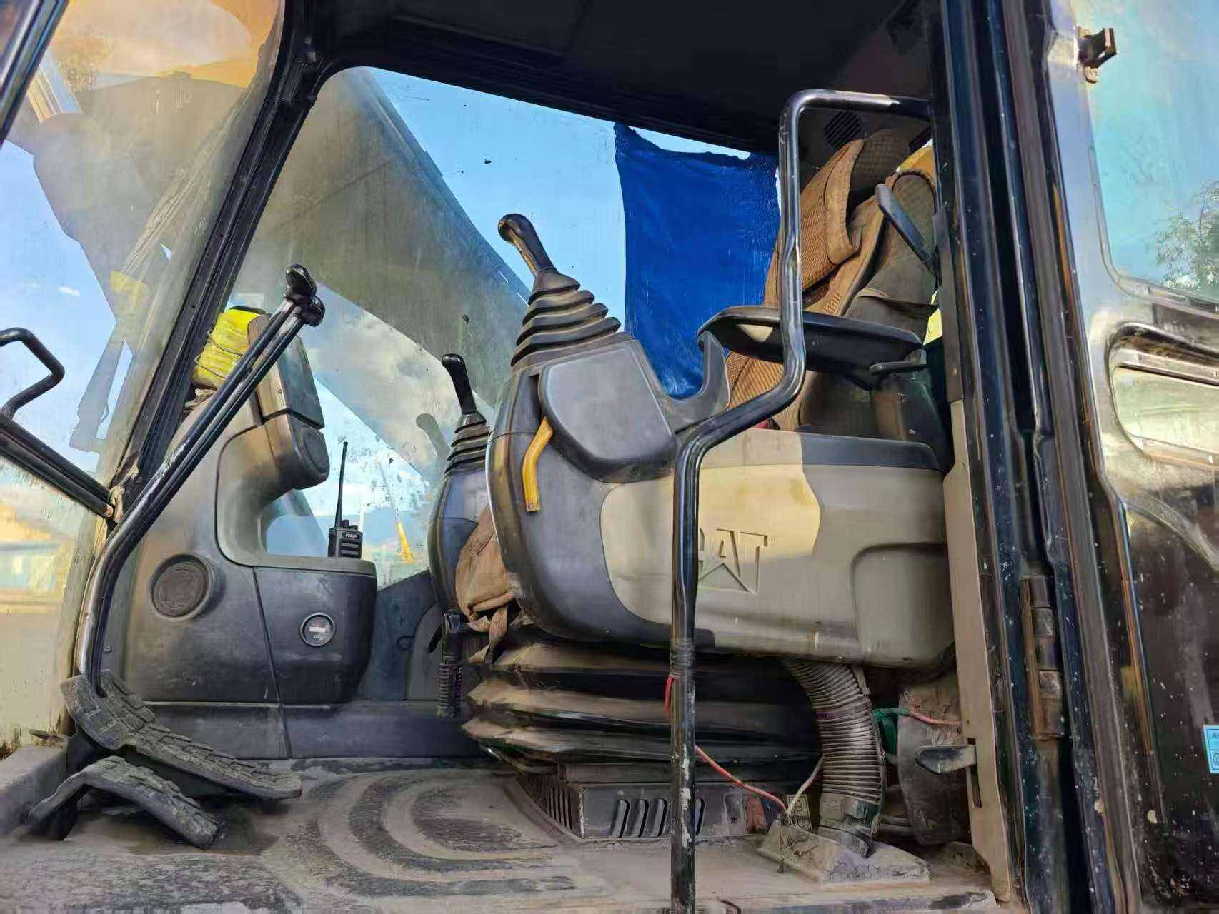 Buy Caterpillar 320D Used Excavator / 5