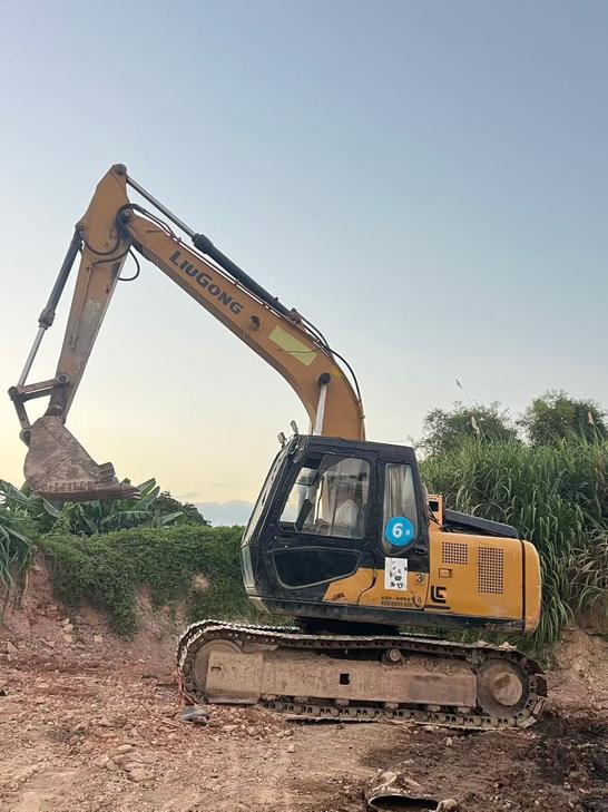 Buy Sumitomo SH120 Used Excavator / 1