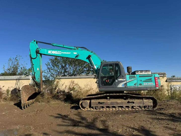 Buy Kobelco SK260 Used Excavator / 1