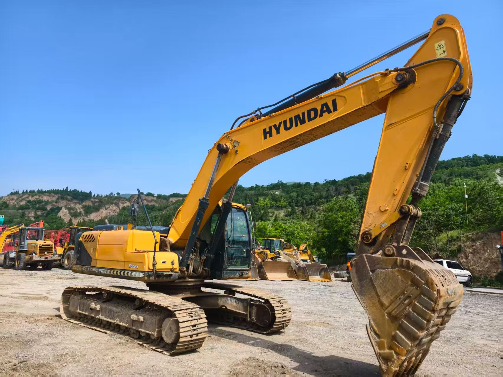 Buy Hyundai R275LVS Used Excavator / 6