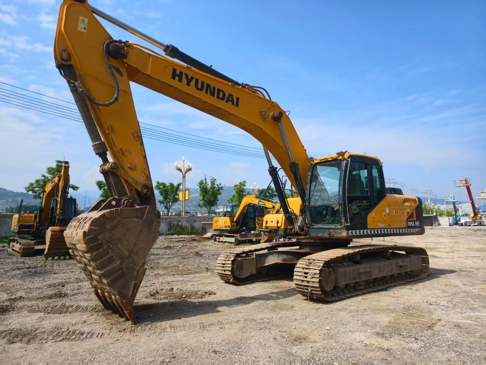 Buy Hyundai R275LVS Used Excavator / 3
