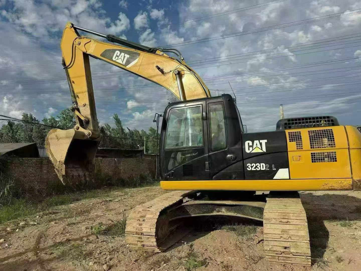 Buy Caterpillar 323D2L Used Excavator / 8