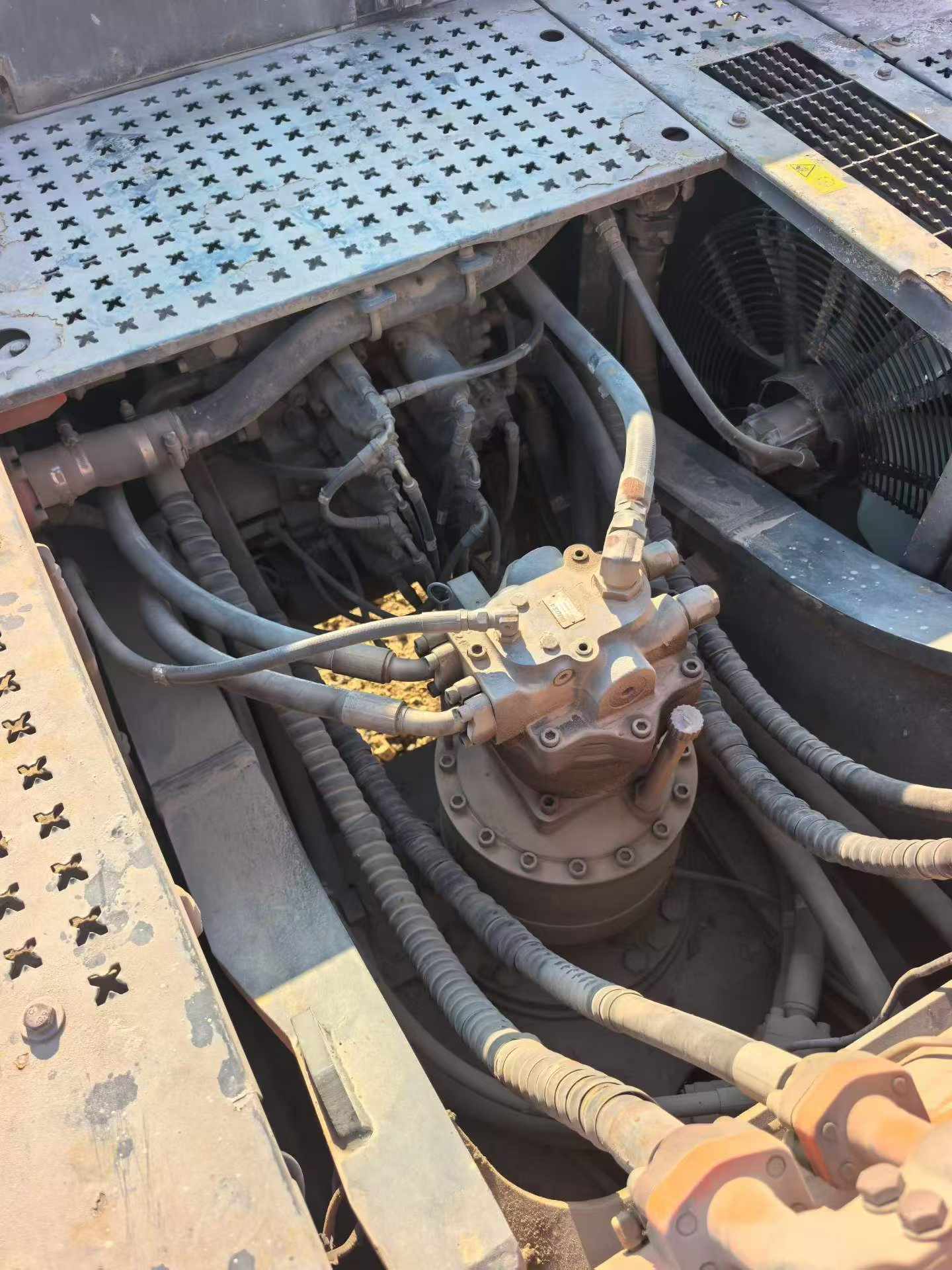 Buy Doosan DX380LC-5 Used Excavator / 6