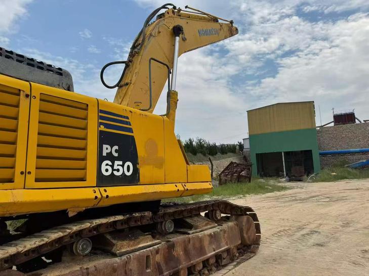 Buy Komatsu PC650 Used Excavator / 1