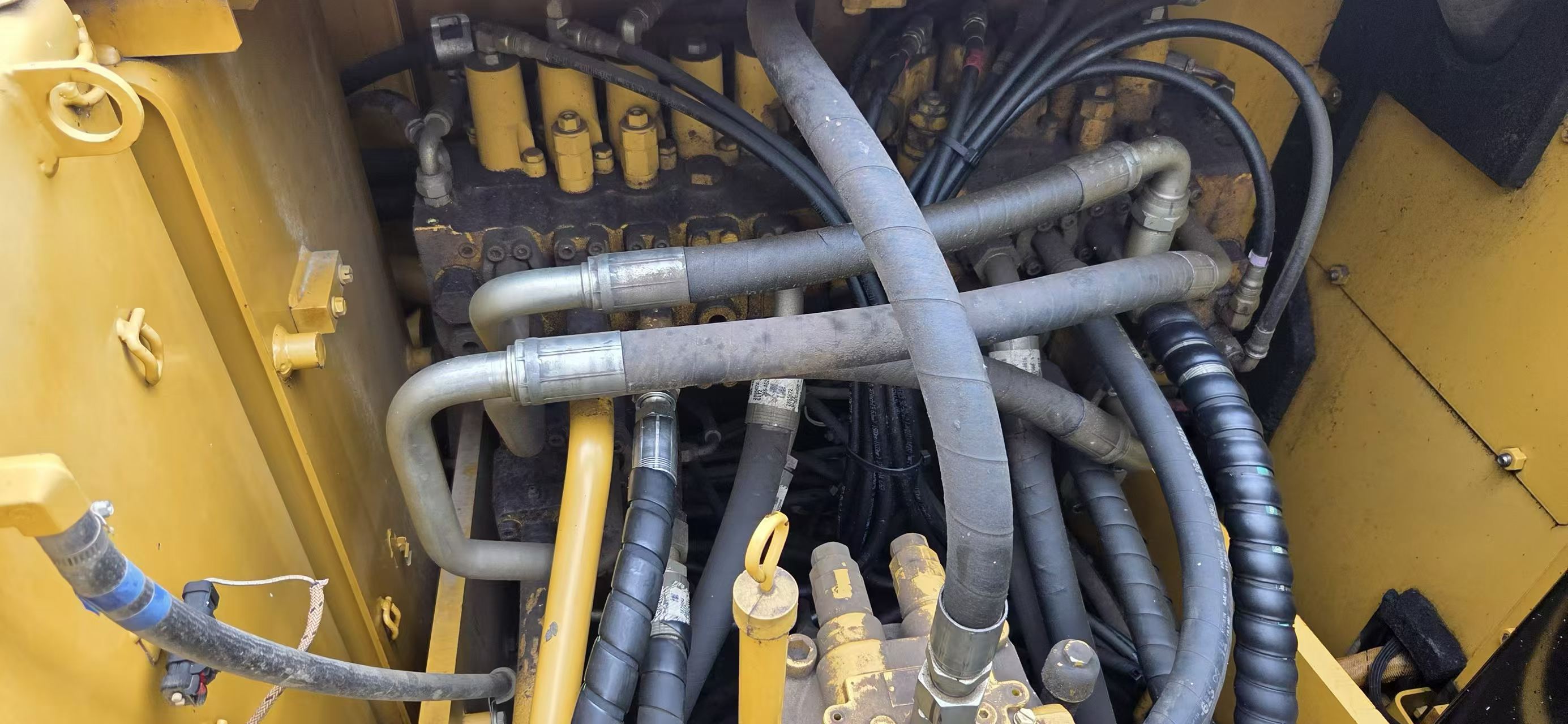 Buy Caterpillar 320D Used Excavator / 3
