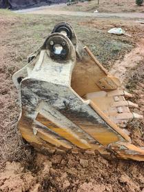 Buy Hyundai R215VS Used Excavator / 4 Buy Hyundai R215VS Used Excavator / 4