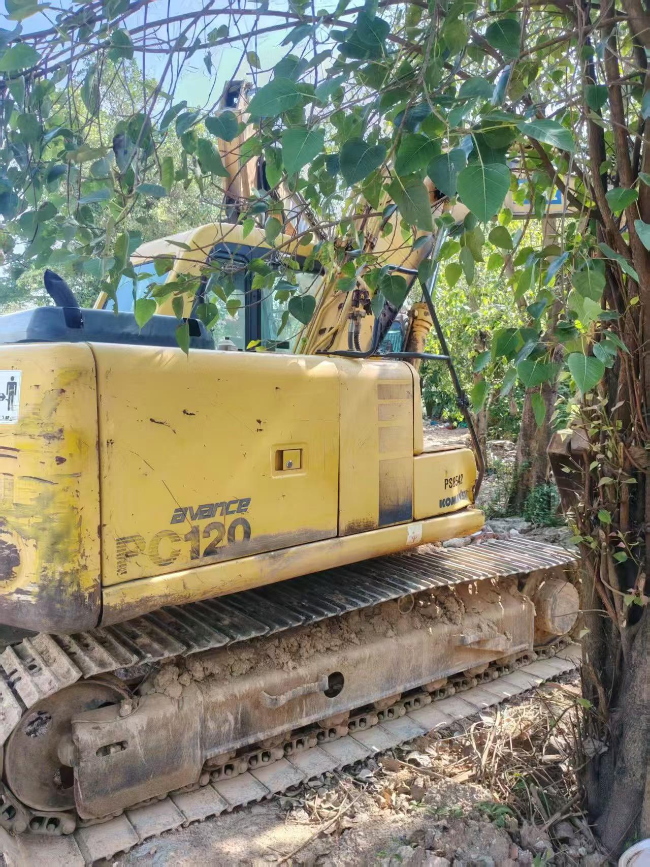 Buy Komatsu PC120-6 Used Excavator / 3