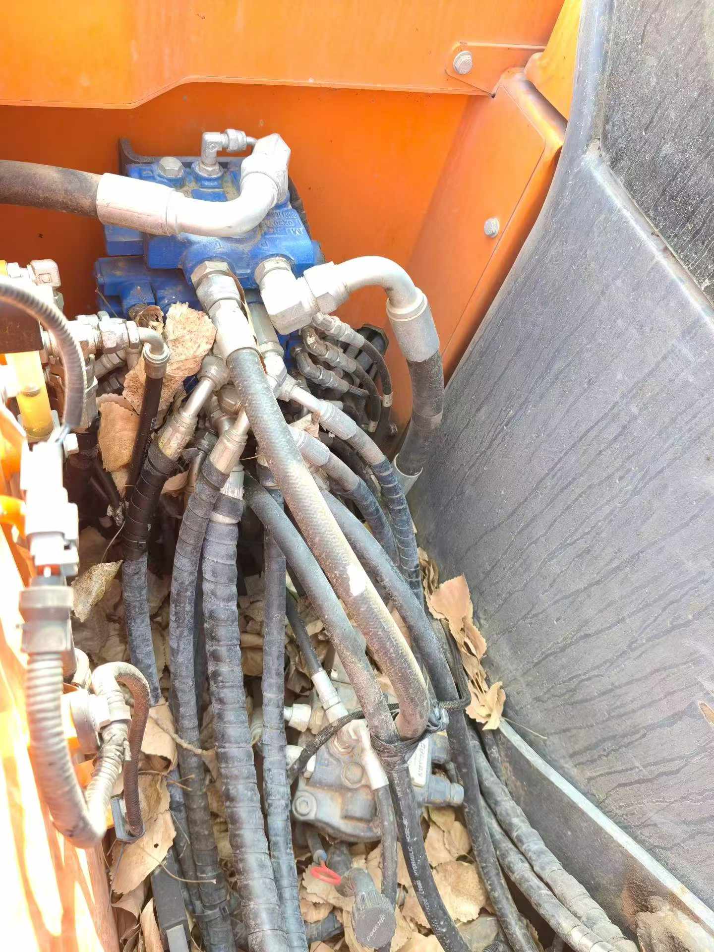 Compre Excavadora Doosan DX75 Usada / 6