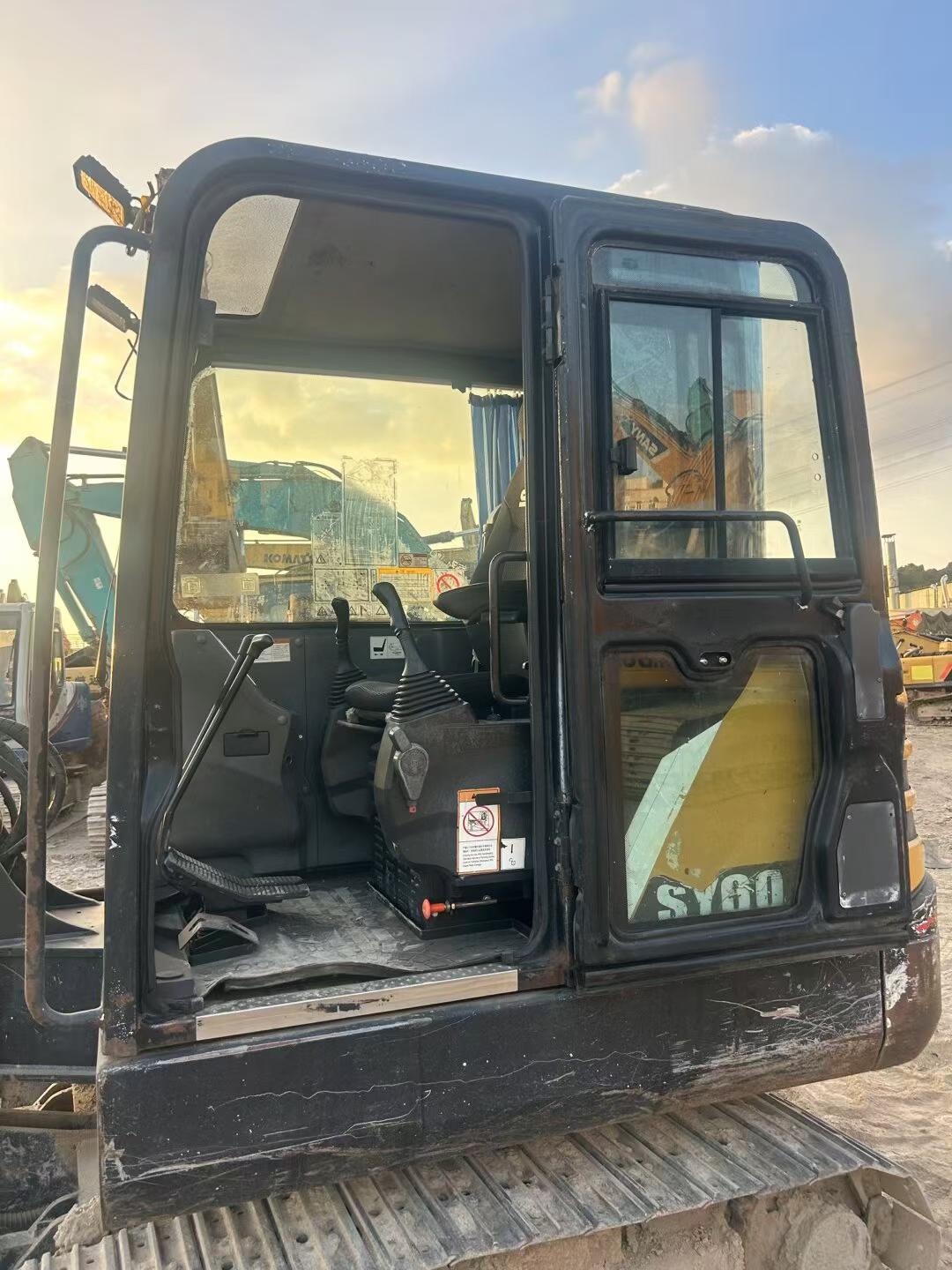 شراء حفارة Sany SY55C مستعملة / 3